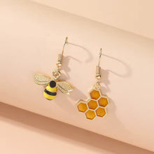 Load image into Gallery viewer, &quot;Bee &amp; Bloom&quot; Earring Set
